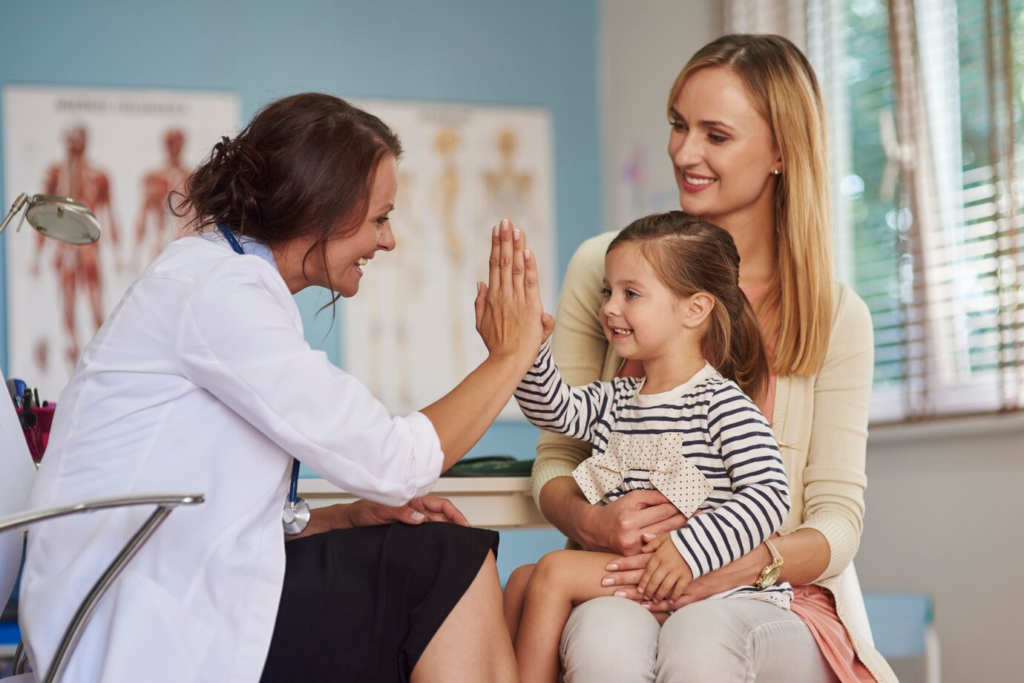 A importância do acompanhamento com o pediatra na infância - UMC