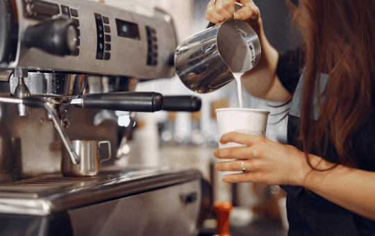 Arquitetura comercial para cafeterias: transforme ambientes